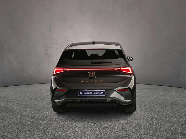 Cupra Born Adrenaline 62 kWh 204pk Automaat Adaptive cruise control, Navigatie, Achteruitrijcamera, Stuurwiel verwarmd, LED koplampen, Parkeersensoren