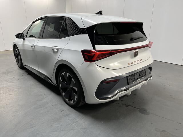 Cupra Born Business e-boost 62 kWh / 96% SOH/ 231 PK/ CAMERA/ PARK. SENSOREN/ DCC/ LED/ STOEL-STUURVERWARM./ KEYLESS/ ADAPT. CRUISE/ FULL LINK/ CLIMA/ NAVI
