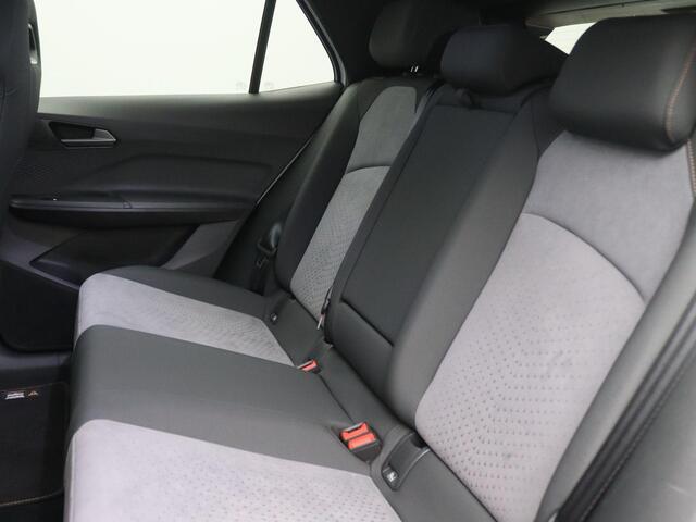 Cupra Born Adrenaline 62 kWh 204PK Aut. SOH 94,48%, Achteruitrijcamera, Stoel-Stuurverwarming, Keyless, 19" LM Velgen, Navi, Adaptieve Cruise Control, Elektr. verstelbare stoelen