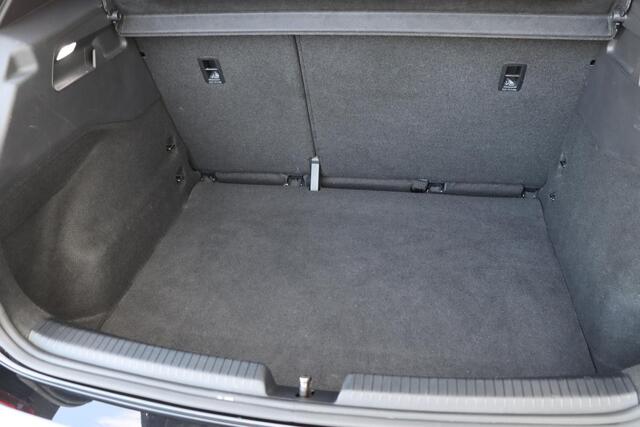 Cupra Born Business 63 kWh 231pk | SOH 98,8% |
