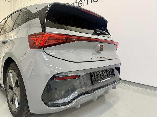 Cupra Born Essential 62 kWh SOH 96% Carplay / Stoel & Stoel verwarming / PDC