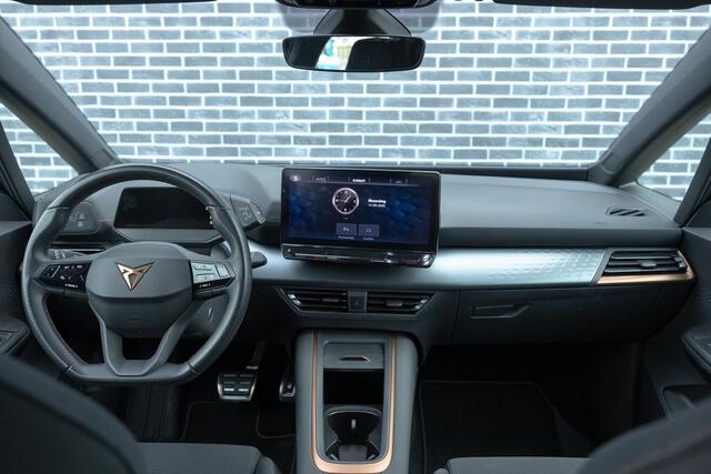Cupra Born Essential 62 kWh | Parkeersensoren | Climate Control | Sportstoelen | Privacy Glas | LED Koplampen | DAB | Apple Carplay | Android Auto