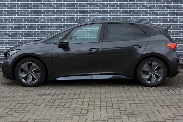 Cupra Born Essential 62 kWh | Parkeersensoren | Climate Control | Sportstoelen | Privacy Glas | LED Koplampen | DAB | Apple Carplay | Android Auto