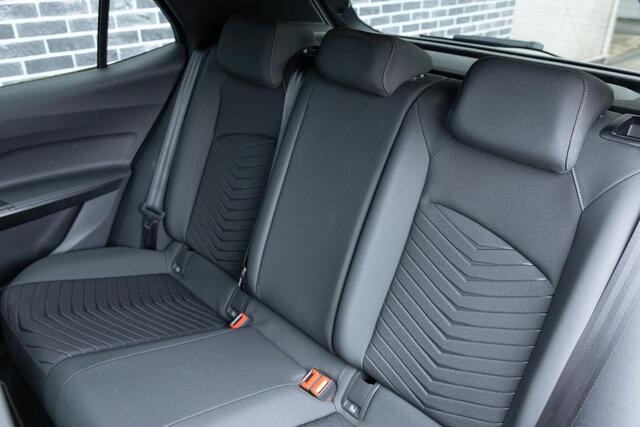 Cupra Born Essential 62 kWh | Parkeersensoren | Climate Control | Sportstoelen | Privacy Glas | LED Koplampen | DAB | Apple Carplay | Android Auto