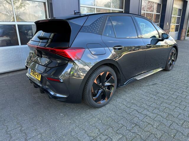 Cupra Born Adrenaline One 62 kWh, Stuur/stoel verwarming, Camera, Carplay, ALL IN prijs!