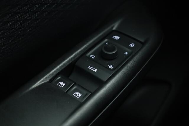 Cupra Born Performance 62 kWh | NAV + CarPlay | Beats Audio | Stoel- Stuurverw. | Adapt. Cruise | Camera | Keyless