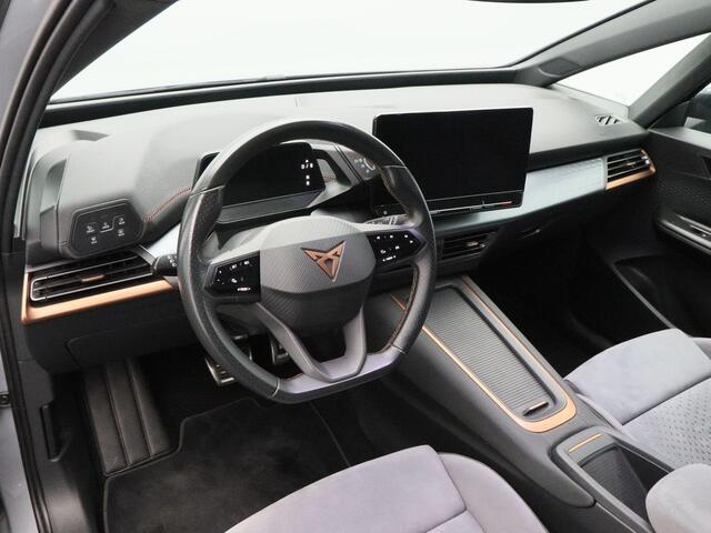 Cupra Born Performance One 62 kWh 204 Pk | Stoel/Stuurverwarming | Camera | Adaptive Cruise | Navigatie | 18 Inch | 66.591 Km !!