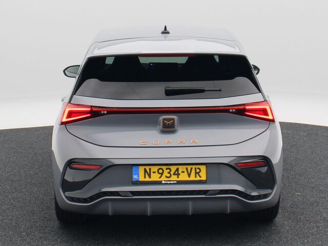 Cupra Born Performance One 62 kWh 204 Pk | Stoel/Stuurverwarming | Camera | Adaptive Cruise | Navigatie | 18 Inch | 66.591 Km !!