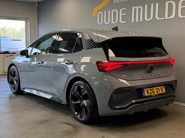Cupra Born Copper Edition 62 kWh | Adaptive cruise | Massage | Beats | Elektr. verstelbare voorstoelen | Alcantara | Stoelverwarming | Carplay