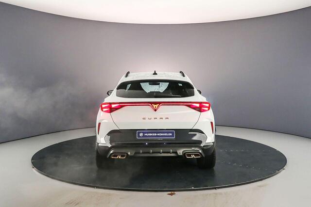 Cupra Formentor VZ Performance "Nieuw model" 1.5 TSI e-Hybrid 272pk DSG Automaat Trekhaak, Adaptive cruise control, Achteruitrijcamera, Elektrische achterklep, Navigatie, Stuurwiel verwarmd