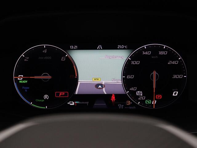 Cupra Formentor 1.4 e-Hybrid Business 204PK DSG full led, adaptive cruise, stuur-stoelverwarming, achteruitrijcamera, keyless, elek. bedienbare achterklep, 18" lichtmetaal