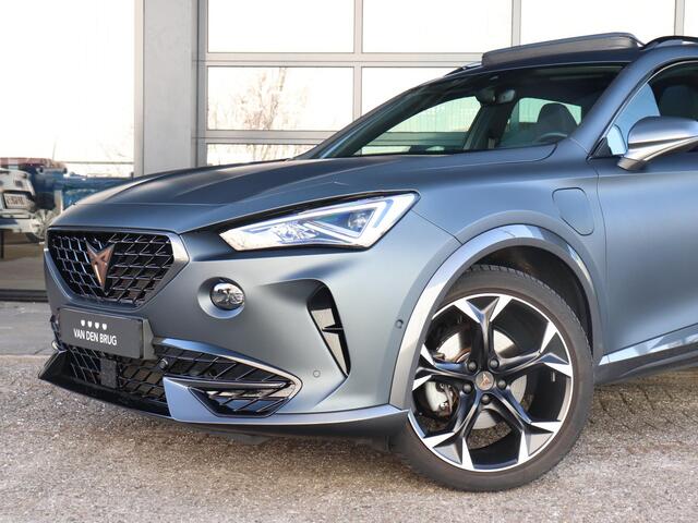 Cupra Formentor 1.4 e-Hybrid 204pk | Trekhaak | Panoramadak | Elektr. bestuurdersstoel incl. geheugen | Lederen bekleding | Adaptieve cruise control |
