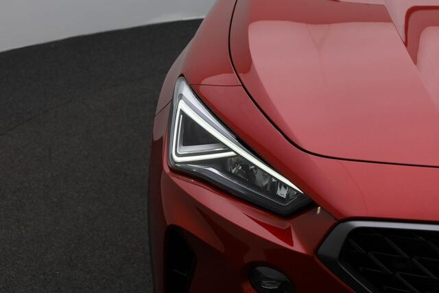 Cupra Formentor 1.4 e-Hybrid 245 pk DSG VZ Performance | Panoramadak | Adaptief Onderstel | Achteruitrijcamera | Stoelverwarming