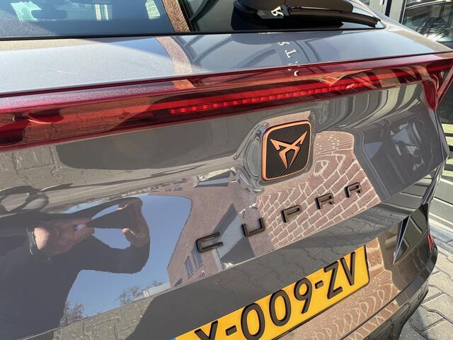 Cupra Formentor 1.4 e-Hybrid Business APPLE CARPLAY / STUURVERWARMING
