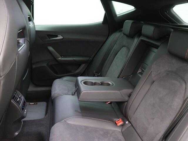 Cupra Formentor 1.5 TSI e-Hybrid VZ Performance panoramadak, achteruitrijcamera, dodehoeksensor, Sennheiser geluidssyteem, stoelverwarming, 19" lichtmetalen velgen