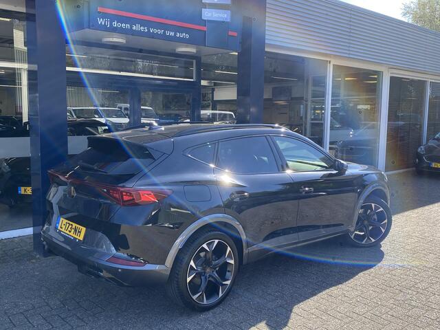 Cupra Formentor 1.4 e-Hybrid Adrenaline / Automaat / NL-Auto / 33.000 KM / Apple-Carplay & Android-Auto / Adaptieve Cruise-Control / Electronic Climate-Control / Stoelverwarming / Stuurverwarming / Dodehoek-Detectie / Keyless / DAB Radio-Bluetooth / Navi / LED / Draadloz