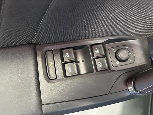 Cupra Formentor 1.5 Tsi 204pk DSG e-Hybrid Essential · Panoramadak · Keyless · 360 Camera · Elek. Achterklep · 19'' Inch · Garantie t/m April 2027