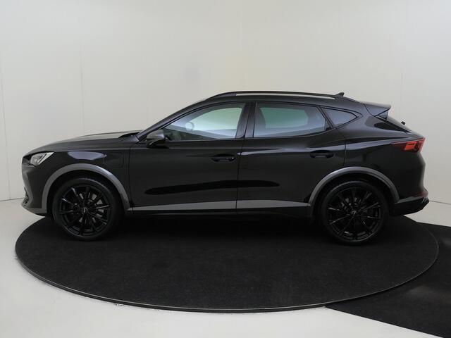 Cupra Formentor 1.4 e-Hybrid VZ Performance | Trekhaak | Parkeerassistent | Stoel- en stuurwielverwarming | Dodehoek detectie | Keyless | Achteruitrijcamera | Navigatie |
