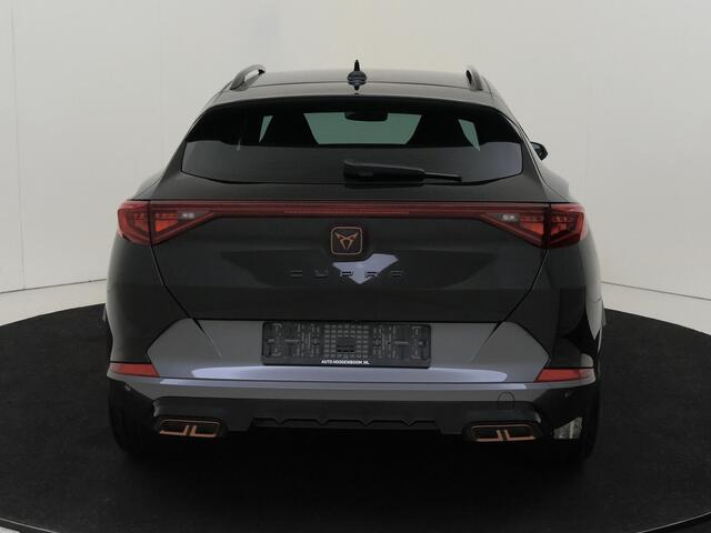 Cupra Formentor 1.4 e-Hybrid VZ Performance | Trekhaak | Parkeerassistent | Stoel- en stuurwielverwarming | Dodehoek detectie | Keyless | Achteruitrijcamera | Navigatie |