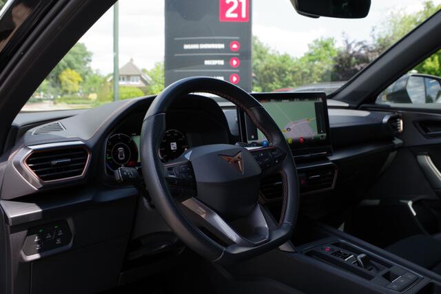 Cupra Formentor 1.4 e-Hybrid 204 PK Adrenaline PHEV, Groot-Navigatie, Camera, Sfeerverlichting, Stoel- en Stuurverwarming,