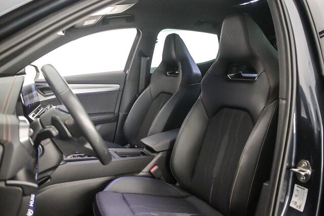 Cupra Formentor VZ Copper Edition 1.4 TSI e-Hybrid 245pk DSG Automaat Adaptive cruise control, Elektrische achterklep, Achteruitrijcamera, Navigatie, Stuurwiel verwarmd, Parkeersensoren
