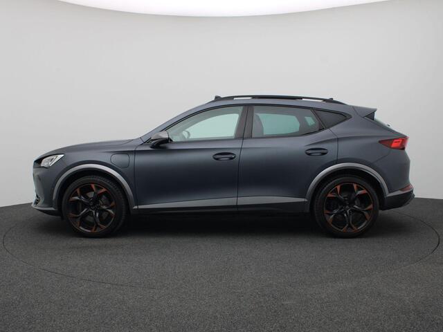 Cupra Formentor 1.4 e-Hybrid VZ Performance 245PK DSG full led, adaptive cruise, side assist, schuif-kanteldak, stuur-stoelverwarming, keyless, achteruitrijcamera, elek. bedienbare voorstoel, elek. bedienbare achterklep, 19" lichtmetaal