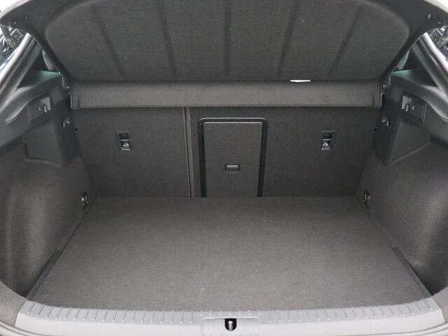 Cupra Formentor 1.4 e-Hybrid Performance 204PK DSG achteruitrijcamera, side assist, keyless, full led, panoramadak, adaptive cruise, stuur-stoelverwarming, 19" lichtmetaal