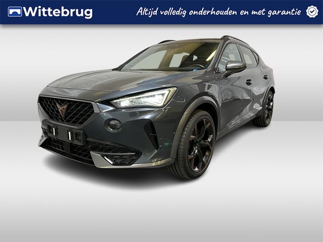 Cupra Formentor 1.4 e-Hybrid Black Edition / AUTOMAAT/ 245 PK/ PANO/ ELEKTR. TREKHAAK/ LEDER/ 19" LMV/ ELEKTR STOEL/ NAVI/ FULL LINK/ PARK. SENSOREN + CAMERA/ RIJ-MODI/ STOEL VERWARM.