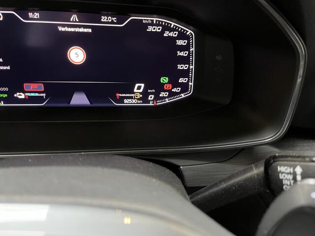 Cupra Formentor 1.4 e-Hybrid Black Edition / AUTOMAAT/ 245 PK/ PANO/ ELEKTR. TREKHAAK/ LEDER/ 19" LMV/ ELEKTR STOEL/ NAVI/ FULL LINK/ PARK. SENSOREN + CAMERA/ RIJ-MODI/ STOEL VERWARM.