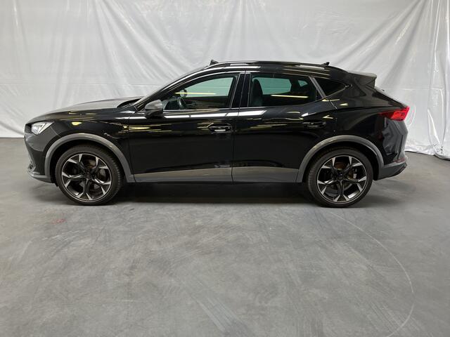 Cupra Formentor 1.4 e-Hybrid VZ Performance / AUTOMAAT/ PANO/ 245 PK/ 19" LMV/ FULL LINK/ ADAPT. CRUISE/ DIGITAL DASH/ PARK. SENSOREN + CAMERA/ RIJ-MODI/ STOEL-STUUR VERWARM./ NAVI/ MATRIX/ DAB/ CLIMA