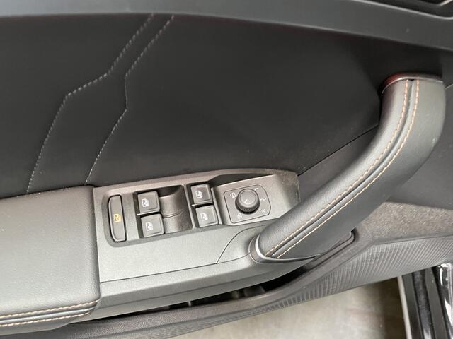 Cupra Formentor 1.4 e-Hybrid VZ Performance / AUTOMAAT/ PANO/ 245 PK/ ELEKTR. STOEL/ 19" LMV/ FULL LINK/ ADAPT. CRUISE/ DIGITAL DASH/ PARK. SENSOREN + 360 CAMERA/ RIJ-MODI/ STOEL-STUUR VERWARM./ NAVI/ MATRIX/ DAB/ CLIMA
