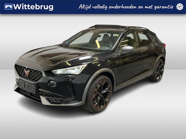Cupra Formentor 1.4 e-Hybrid VZ Black Edition / AUTOMAAT/ PANO/ 245 PK/ ELEKTR. TREKHAAK/ LEDER/ ELEKTR. STOEL/ 19" LMV/ FULL LINK/ ADAPT. CRUISE/ DIGITAL DASH/ PARK. SENSOREN + 360 CAMERA/ RIJ-MODI/ STOEL-STUUR VERWARM./ NAVI/ MATRIX/ D