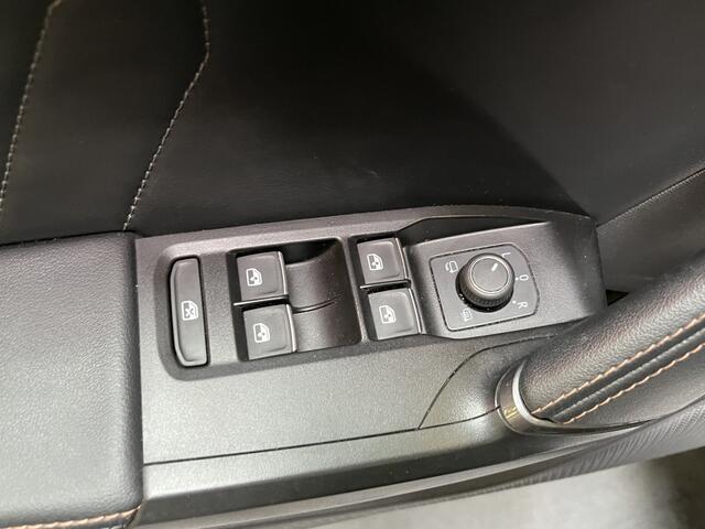Cupra Formentor 1.4 e-Hybrid VZ Black Edition / AUTOMAAT/ PANO/ 245 PK/ ELEKTR. TREKHAAK/ LEDER/ ELEKTR. STOEL/ 19" LMV/ FULL LINK/ ADAPT. CRUISE/ DIGITAL DASH/ PARK. SENSOREN + 360 CAMERA/ RIJ-MODI/ STOEL-STUUR VERWARM./ NAVI/ MATRIX/ D