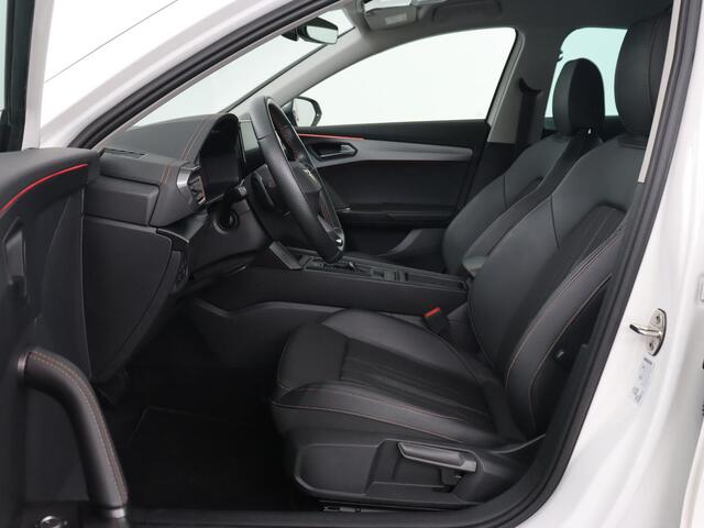 Cupra Formentor 1.4 e-Hybrid | Carplay | Camera | Adaptive cruise | Stuurverwarming | Sportstoelen | Keyless | Sfeerverlichting | Full LED | PHEV | Plug In