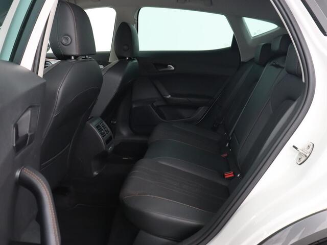Cupra Formentor 1.4 e-Hybrid | Carplay | Camera | Adaptive cruise | Stuurverwarming | Sportstoelen | Keyless | Sfeerverlichting | Full LED | PHEV | Plug In