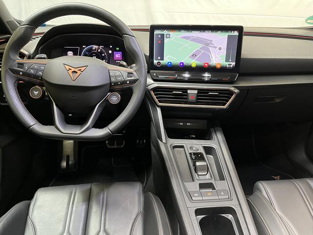 Cupra Formentor 1.4 e-Hybrid VZ Black Edition / AUTOMAAT/ PANO/ BREMBO/ CARBON KUIPSTOELEN/ LEER/ KEYLESS/ 19" LMV/ ADAPT. CRUISE/ KEYLESS/ DIGITAL DASH/ PARK. SENSOREN + 360 CAMERA/ RIJ-MODI/ STOEL-STUUR VERWARM./ NAVI/ MATRIX