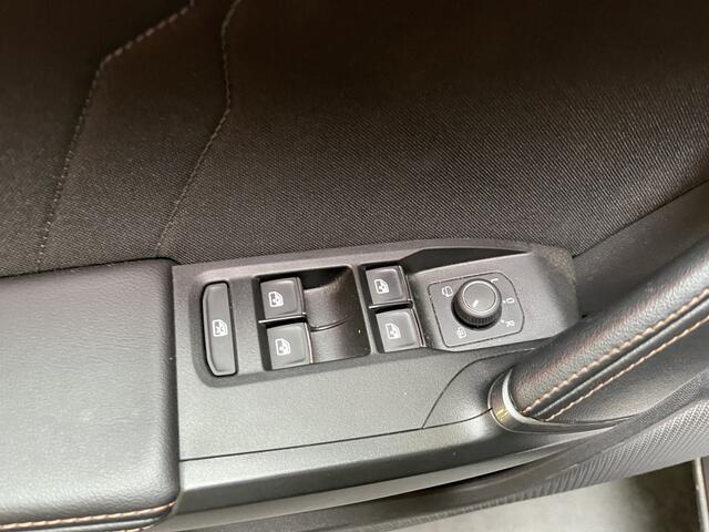 Cupra Formentor 1.4 e-Hybrid VZ Performance / AUTOMAAT/ 245 PK/ ELEKTR. TREKHAAK/ KEYLESS/ 19" LMV/ ADAPT. CRUISE/ KEYLESS/ DIGITAL DASH/ PARK. SENSOREN + CAMERA/ RIJ-MODI/ STOEL-STUUR VERWARM./ NAVI/ MATRIX/ DAB/ CLIMA