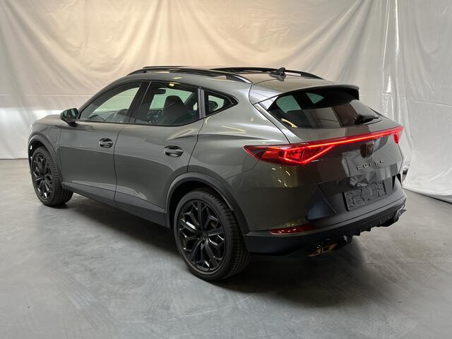Cupra Formentor 1.4 e-Hybrid VZ Tribe Edition / AUTOMAAT/ PANO/ BREMBO/ BEATS/ ALCANTARA/ ELEKTR. STOEL/ KEYLESS/ 19" LMV/ ADAPT. CRUISE/ KEYLESS/ DIGITAL DASH/ PARK. SENSOREN + 360 CAMERA/ RIJ-MODI/ STOEL-STUUR VERWARM./