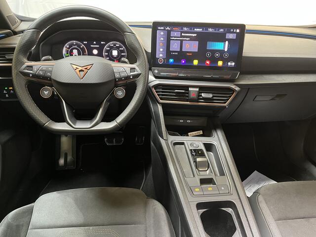 Cupra Formentor 1.4 e-Hybrid VZ Tribe Edition / AUTOMAAT/ PANO/ BREMBO/ BEATS/ ALCANTARA/ ELEKTR. STOEL/ KEYLESS/ 19" LMV/ ADAPT. CRUISE/ KEYLESS/ DIGITAL DASH/ PARK. SENSOREN + 360 CAMERA/ RIJ-MODI/ STOEL-STUUR VERWARM./