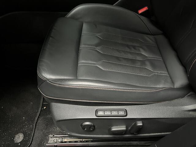 Cupra Formentor 1.4 e-Hybrid Black Edition / AUTOMAAT/ PANO/ LEER/ 19.000 KM/ 360 CAMERA/ ELEK. ACHTERKLEP/ MEMORY SEATS/ DODE HOEK/ KEYLESS/ LED/ STOEL-STUURVERWARM./ FULL LINK/ ADAPT. CRUISE/ NAVI/ CLIMA/ DAB/ 19" LMV