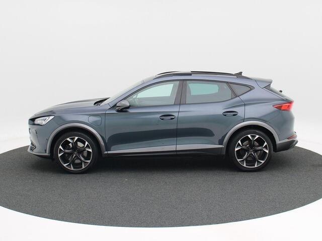 Cupra Formentor 1.4 e-Hybrid 245 Pk Automaat VZ Performance | Panoramadak | Trekhaak | Adaptive Cruise | Elektrische Achterklep | Camera | Stuur Verwarming | Carplay | 19 Inch