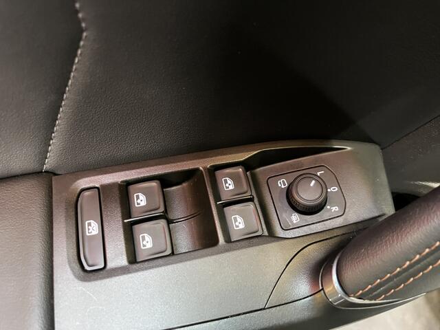 Cupra Formentor 1.4 e-Hybrid VZ Black Edition / AUTOMAAT/ LEDER/ PANO/ ELEKTR. TREKHAAK/ KEYLESS/ ELEKTR STOEL./ PARK. SENSOREN + CAMERA/ RIJ-MODI/ FULL LINK/ CLIMA 3-ZONE/ STOEL-STUUR VERWARM.