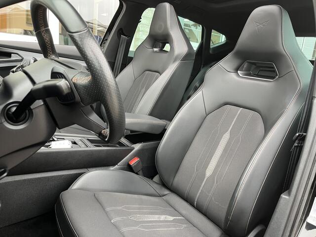 Cupra Formentor 1.4 e-Hybrid Performance / AUTOMAAT/ PANO/ ELEKTR. STOEL/ NAVI/ LED/ FULL-LINK/ CLIMA/ 19" LMV/ PARK. SENSOREN + CAMERA/ DAB/ KEYLESS