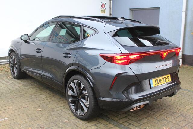 Cupra Formentor 1.5 TSI e-Hybrid VZ Performance 272pk | Panorama dak | 360* Camera | Stoel/stuurverwarming | Elektrisch verstelbare stoelen + memory | Keyless entry/start | Sennheiser Audiosysteem | Sfeerverlichting | Draadloze telefoonlader | Apple CarPlay/Android Auto 