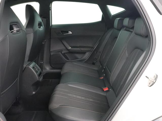 Cupra Formentor 1.4 eHybrid VZ | 245pk | Stoelverwarming | 360 Camera | Adaptive cruise | Carplay | Navigatie | Sfeerverlichting | Keyless | Sportstoelen | Memory | PHEV | Plug In