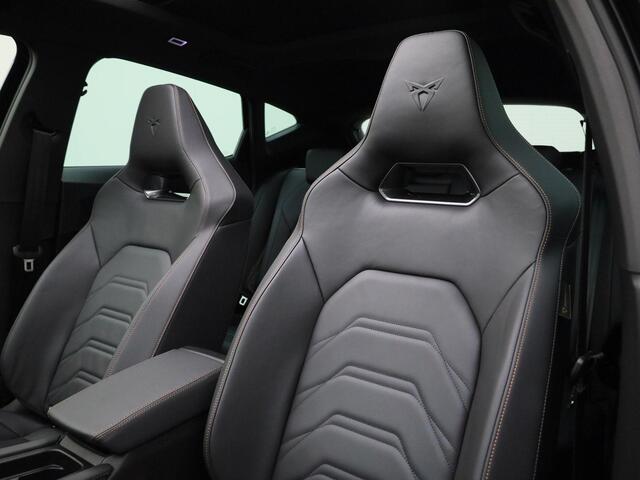 Cupra Formentor 1.5 TSIe-Hybrid 150kW/204PK FL DSG · Panoramadak · Leder · Trekhaak · Garantie tot juli 2028 of 150000km.