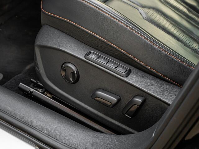 Cupra Formentor 1.4 e-Hybrid VZ Performance SPORTSTUUR ELEK VOL LEDER SCHAALSTOELEN CAMERA 19 INCH BLACK OPTIC