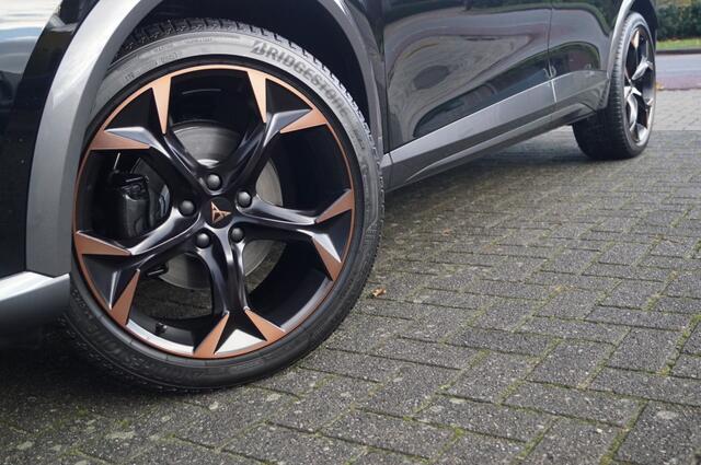 Cupra Formentor 1.5 TSI (150pk) DSG Panodak/Trekhaak/Memory/Kuipstoelen/19inch/DCC