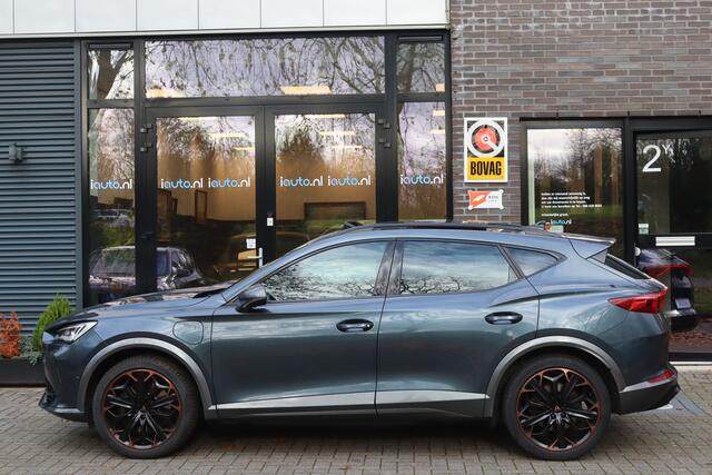 Cupra Formentor 1.4 e-Hybrid 180kW/245pk VZ Performance Pano/Matrix LED/Kuipstoelen/360Camera/Keyless/DCC/Virtual Cockpit/19"