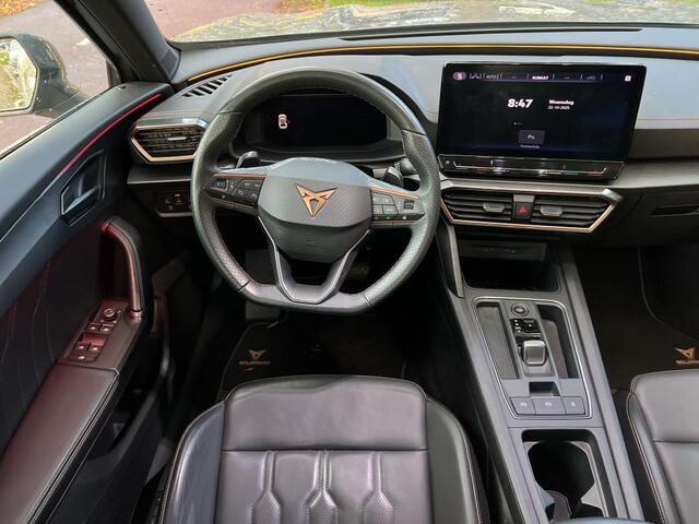 Cupra Formentor 1.4 e-Hybrid Black Edition / AUTOMAAT/ PANO/ CAMERA/ PARK. SENSOREN/ LEDEREN MEMORY SEATS/ FULL LINK/ LED/ TRAVEL ASSIST/ STOEL-STUURVERWARM./ ADAPT. CRUISE/ GETINT GLAS/ NAVI/ CLIMA